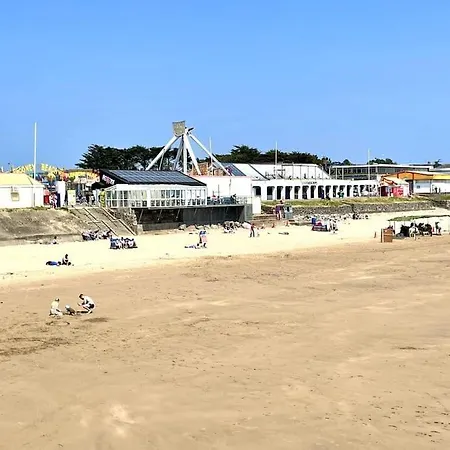Stunning Beachside Luxury Porthcawl 1 Bedroom Apt, Parking, Prime Location Exterior photo